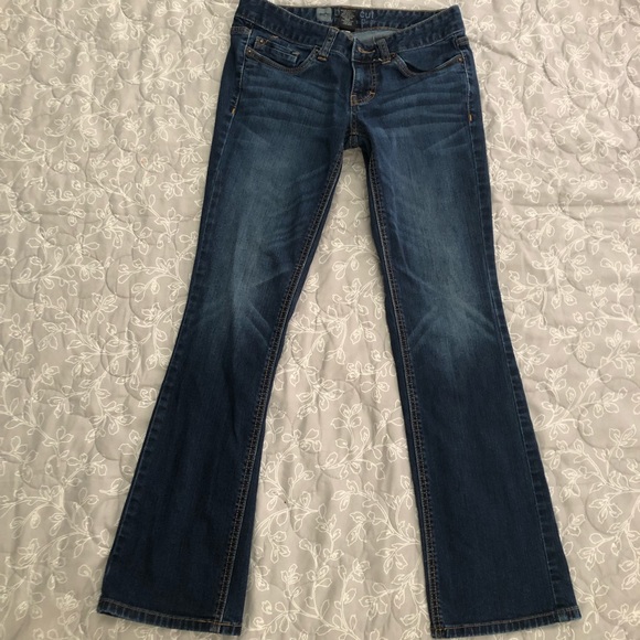 Boot Cut Dark Wash Jeana - Picture 1 of 4